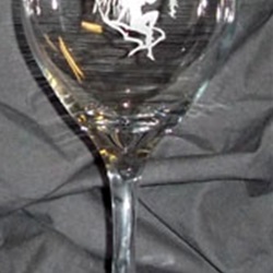 etched wine glass with fairy design 2