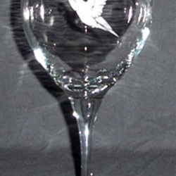 etched wine glass with hummingbird design